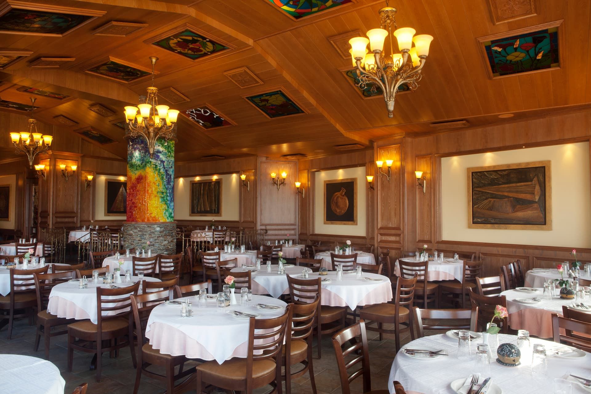 Pizza Ami restaurant interior in Corinth
